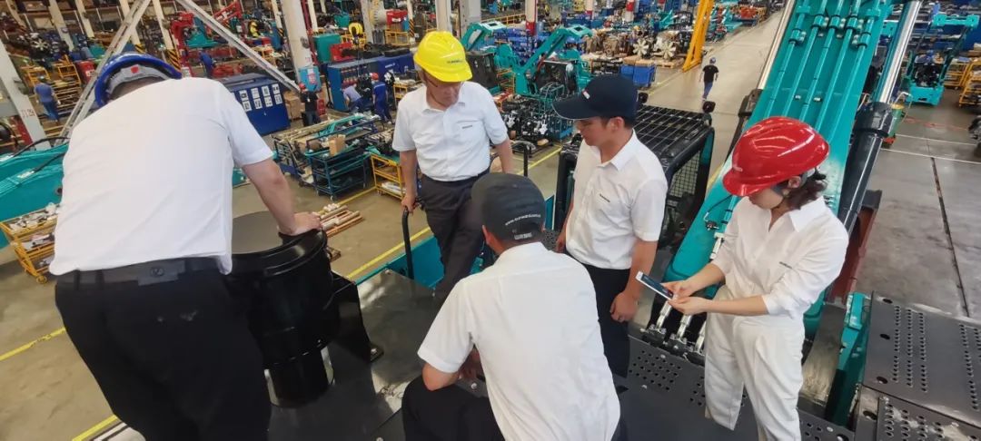 够炫！够酷！超大型挖掘机SWE750F下线