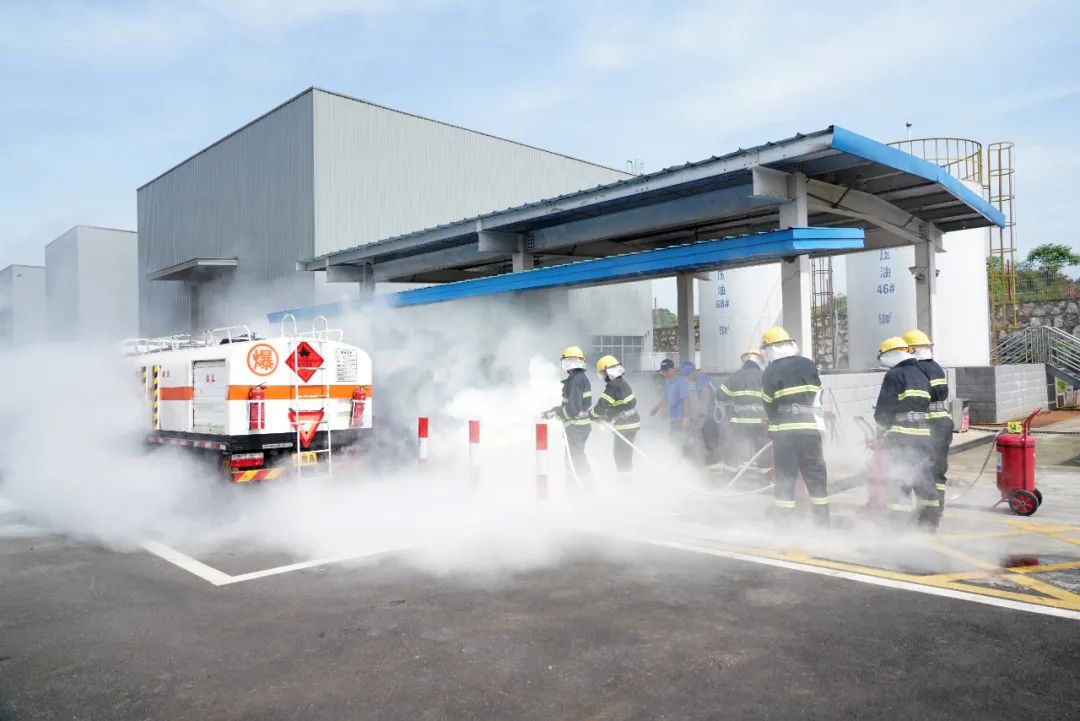 实战演练砺精兵——2021年长沙市工贸企业危险化学品综合应急演练在举行