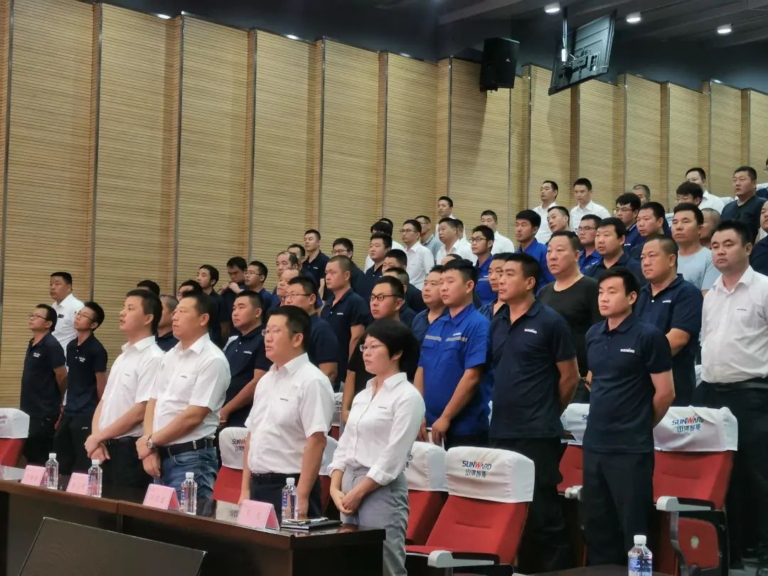 挖掘机事业部启动2021服务技能评定暨服务万里行总结大会