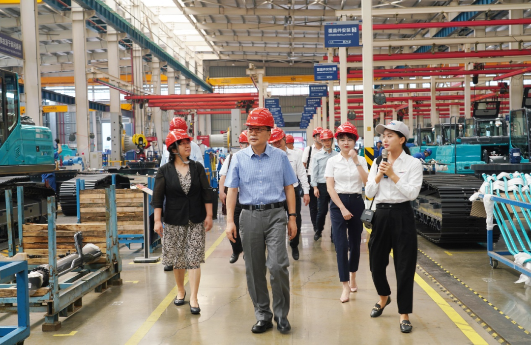 中国出口信用保险公司领导一行调研