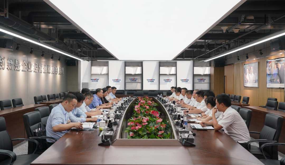 中国出口信用保险公司领导一行调研