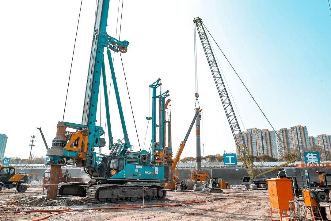 大国重器！超级装备助力北京城市副中心综合交通枢纽站建设