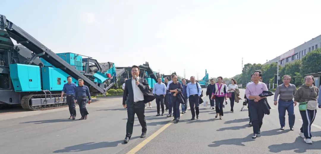 湖南省矿业协会第二届一次会员代表大会暨第二届一次理事会在顺利召开