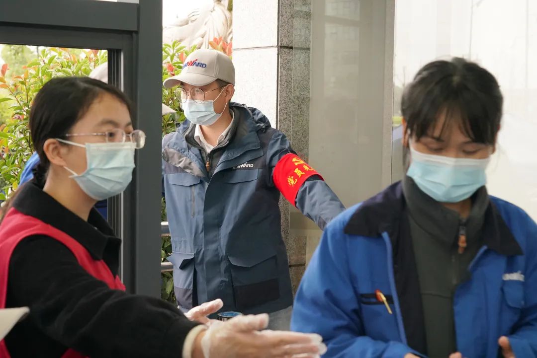 采样完成率近100%！第一时间开展全员核酸检测，保障安全生产