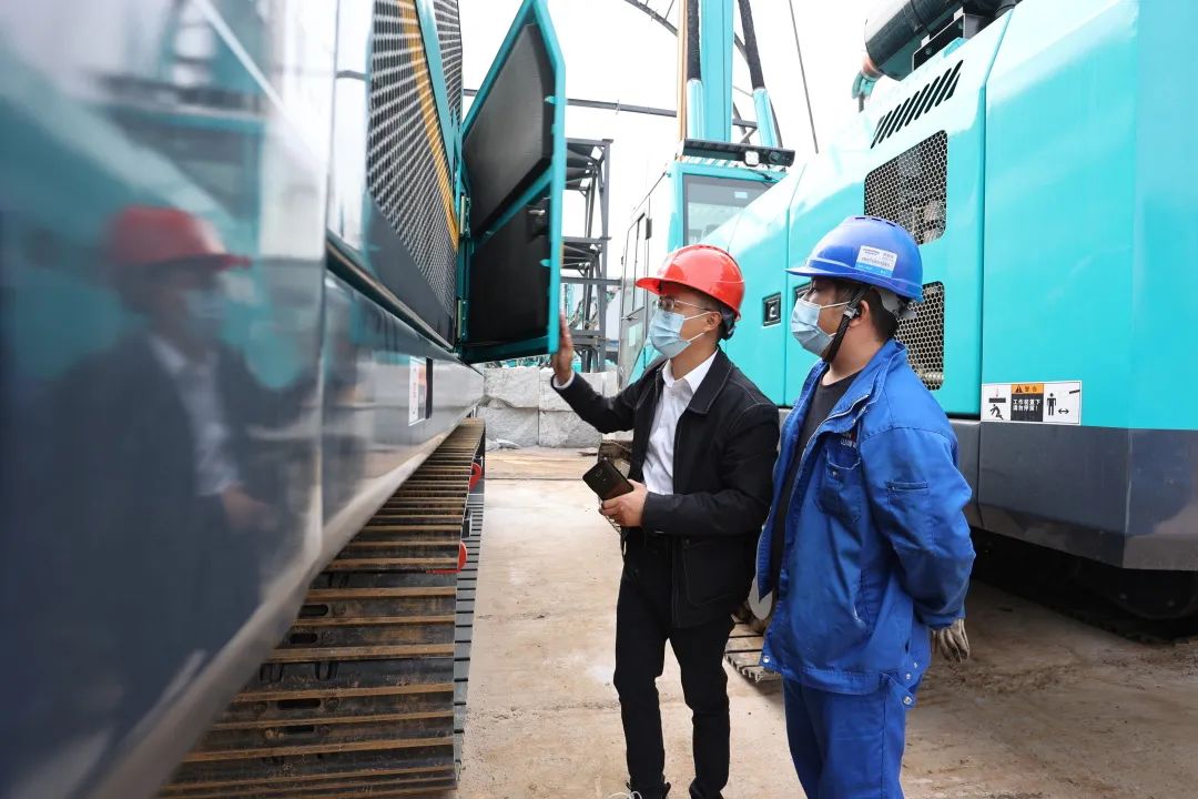 湖南日报：先行先试，开拓千亿美元新市场！我省首单二手工程机械设备出口报关 装备 昨天