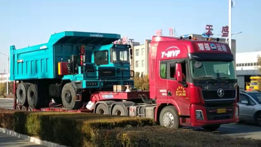 高配置、智能化……高端定制AT版105吨级宽体矿卡成功下线