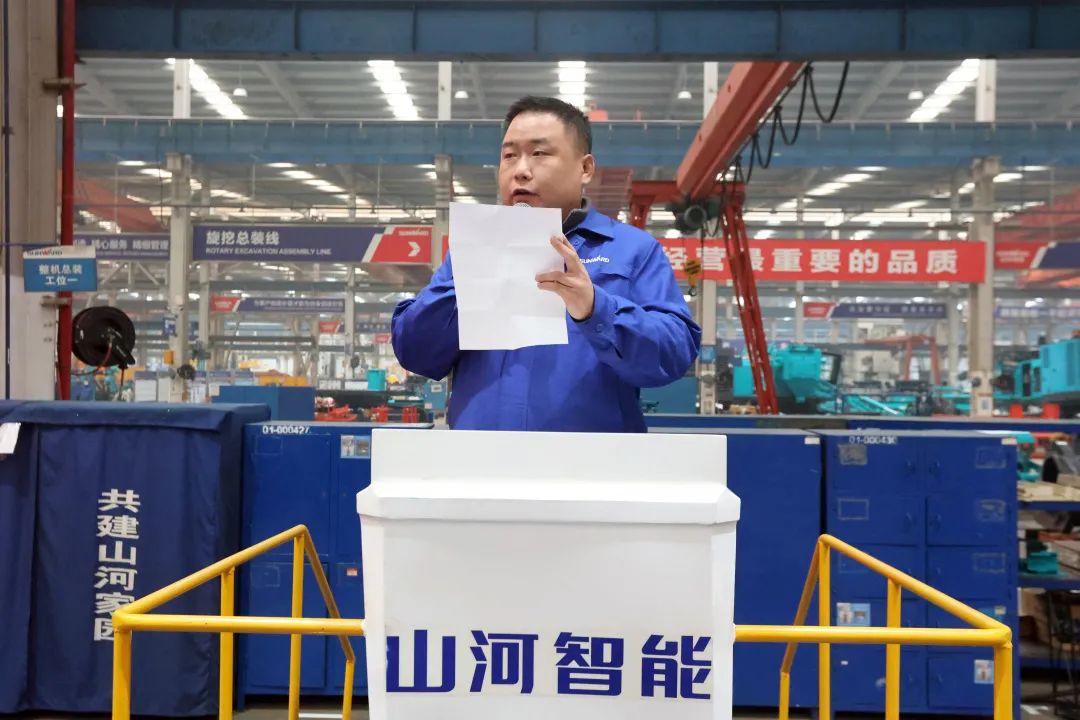 向榜样学习！56名职工受到职工职业技能竞赛表彰