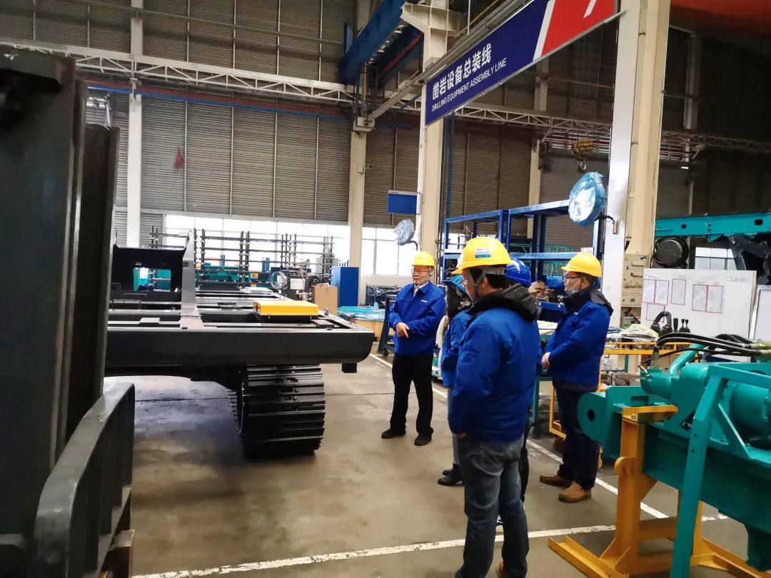 立春首日，凿岩设备率先开工