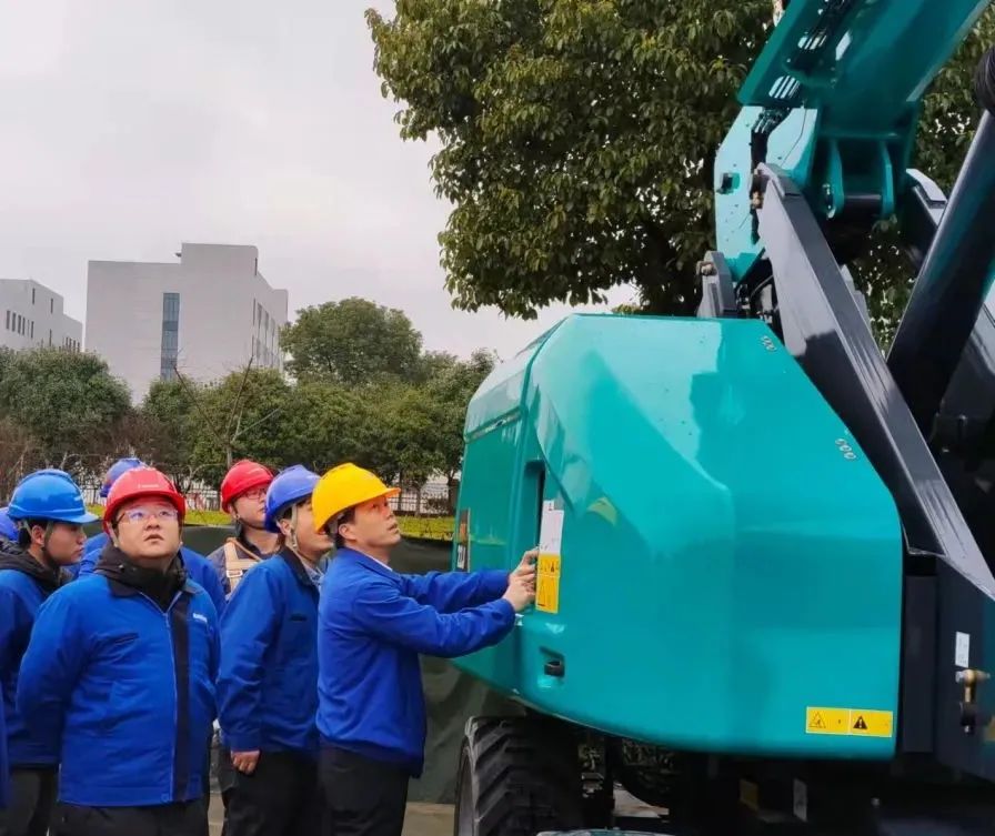 “拳”力出击！首套自主研发臂车控制系统重磅来袭