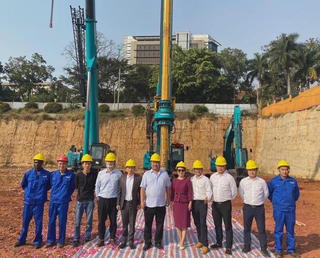 助力乌干达第一住宅高楼建设！再次出征非洲市场