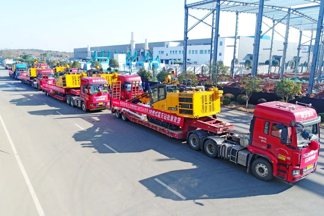 又一款差异化定制产品获认可！SWDH89J内燃式露天钻批量发货