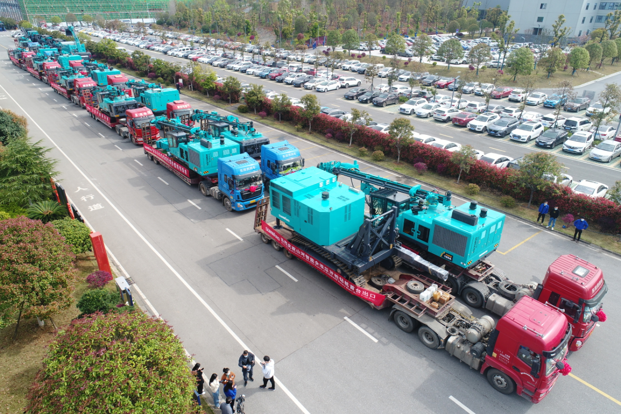 征战全球市场！凿岩设备批量发货