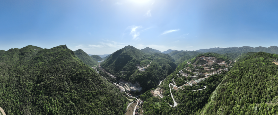 展现施工“奇效”！旋挖钻机强势助力炉慈高速公路建设