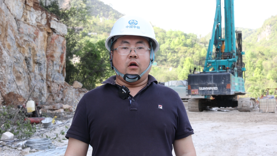 展现施工“奇效”！旋挖钻机强势助力炉慈高速公路建设