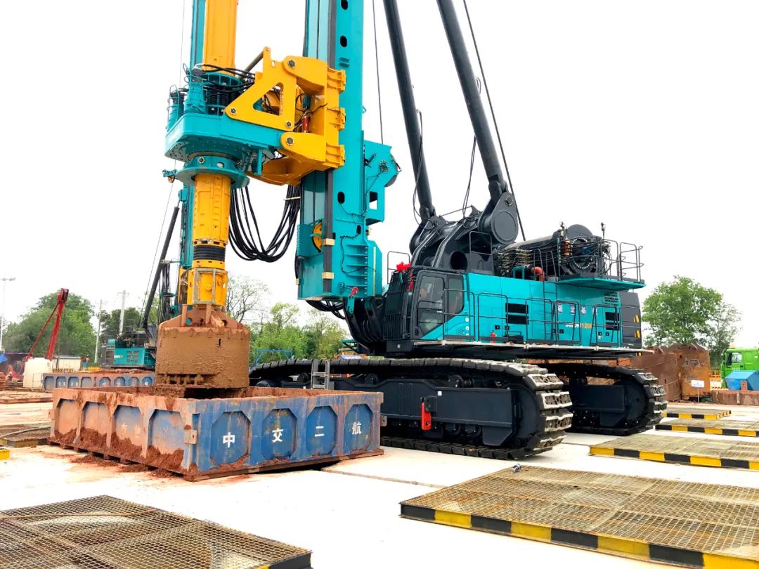 再啃“硬骨头”！“超级桩备”助建燕矶长江大桥