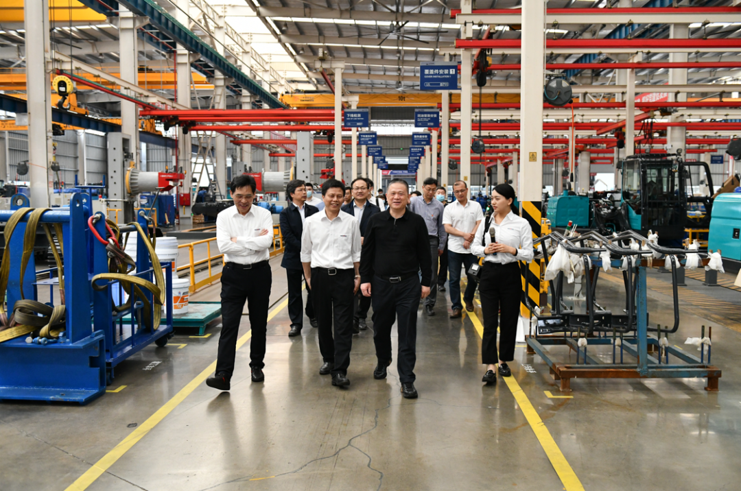 中南大学副校长郭学益率科学研究部一行调研