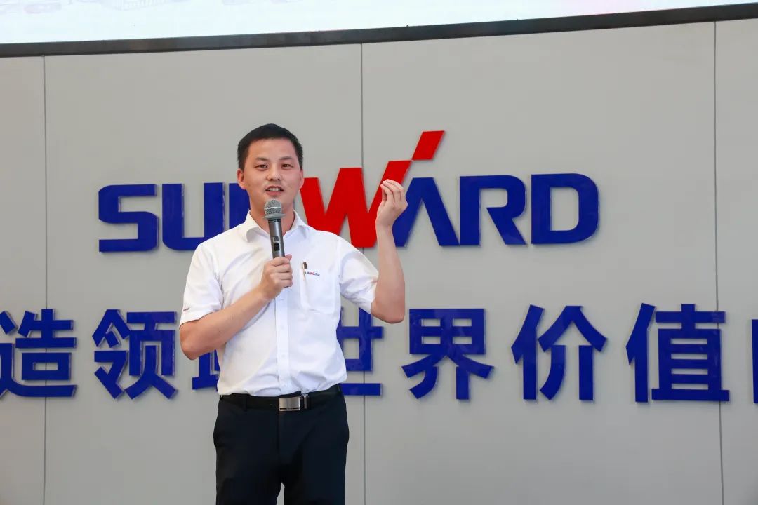 又酷又辣又炫！第二届挖机宝贝来了