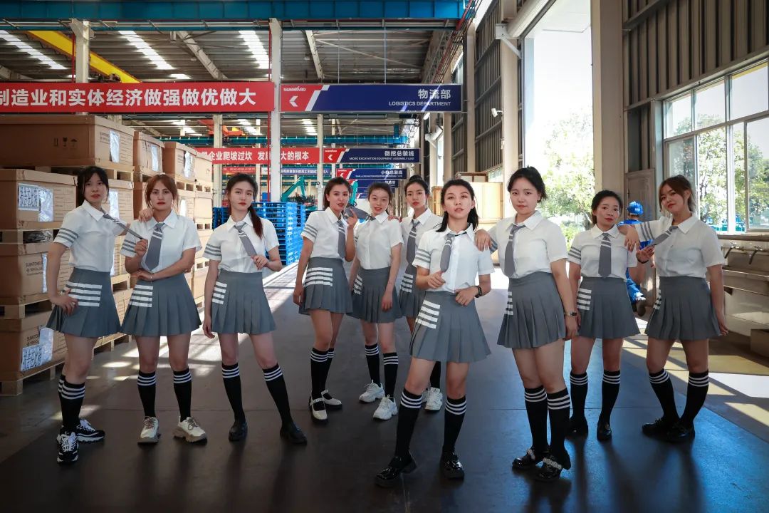 又酷又辣又炫！第二届挖机宝贝来了