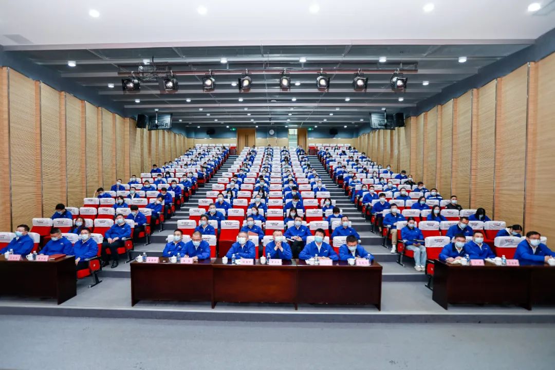 振奋人心！党员干部集中收看党的二十大开幕会盛况