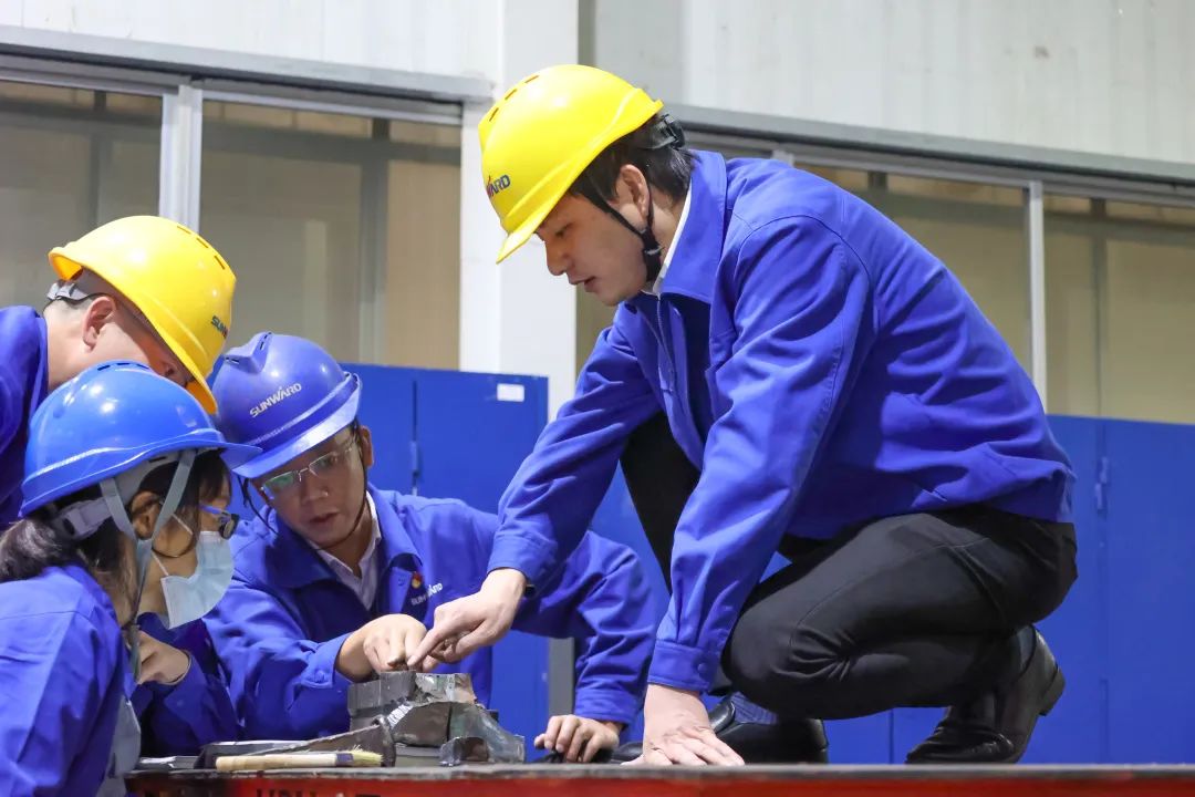 人民日报 | 青年工程师范峥嵘：抓住自主创新生命线