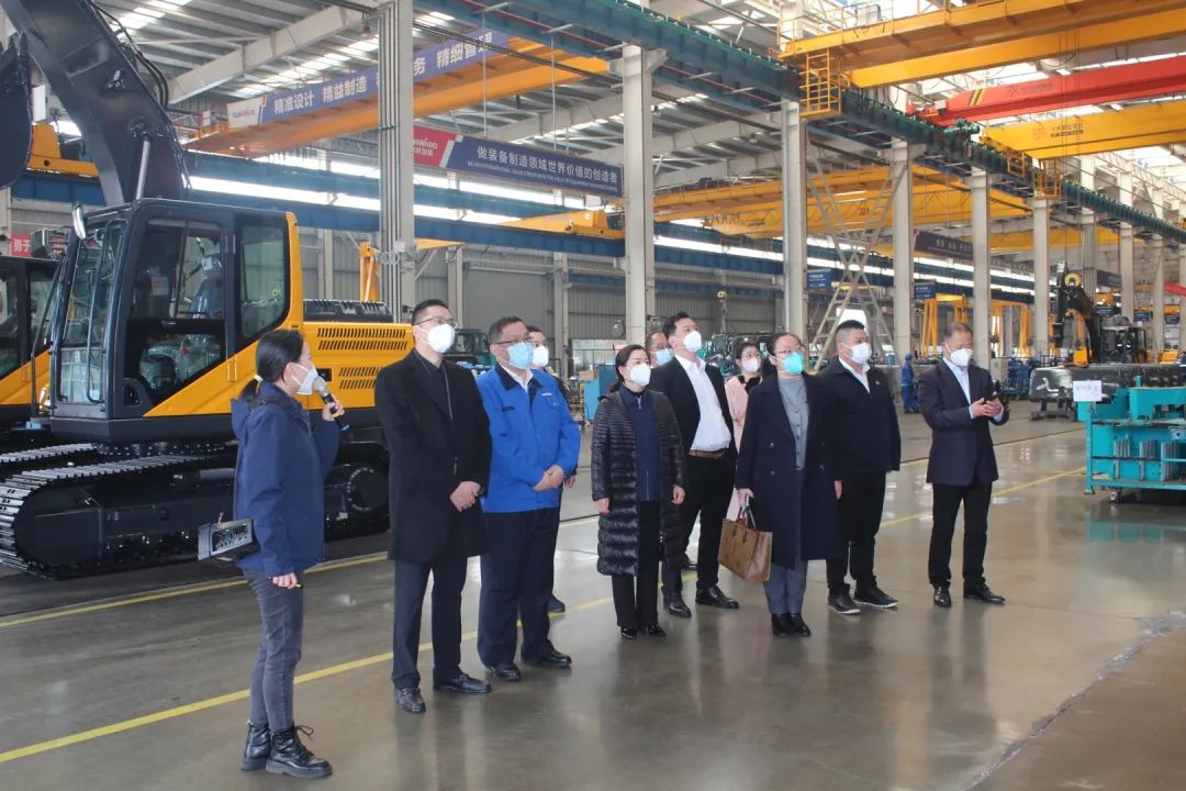 五粮液集团工会主席郭叙雷带队赴考察交流