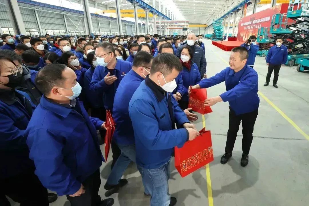 莫道君行早，更有早行人！癸卯兔年开工大吉