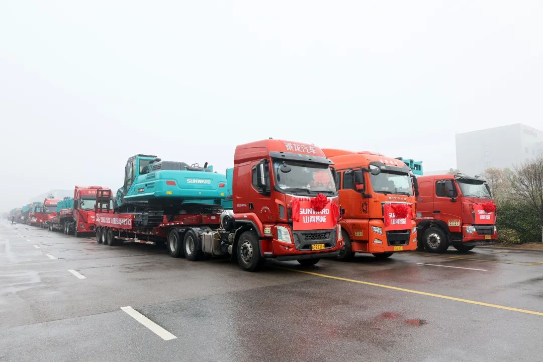 新局新篇，宏兔启航！超200台套设备集中发货