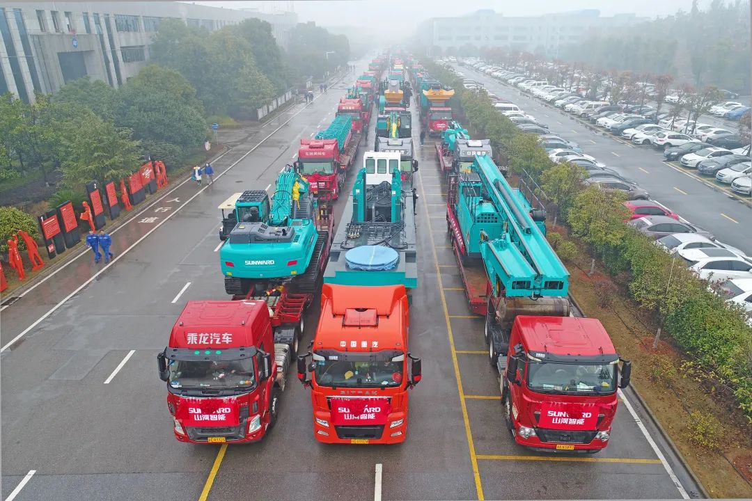 新局新篇，宏兔启航！超200台套设备集中发货