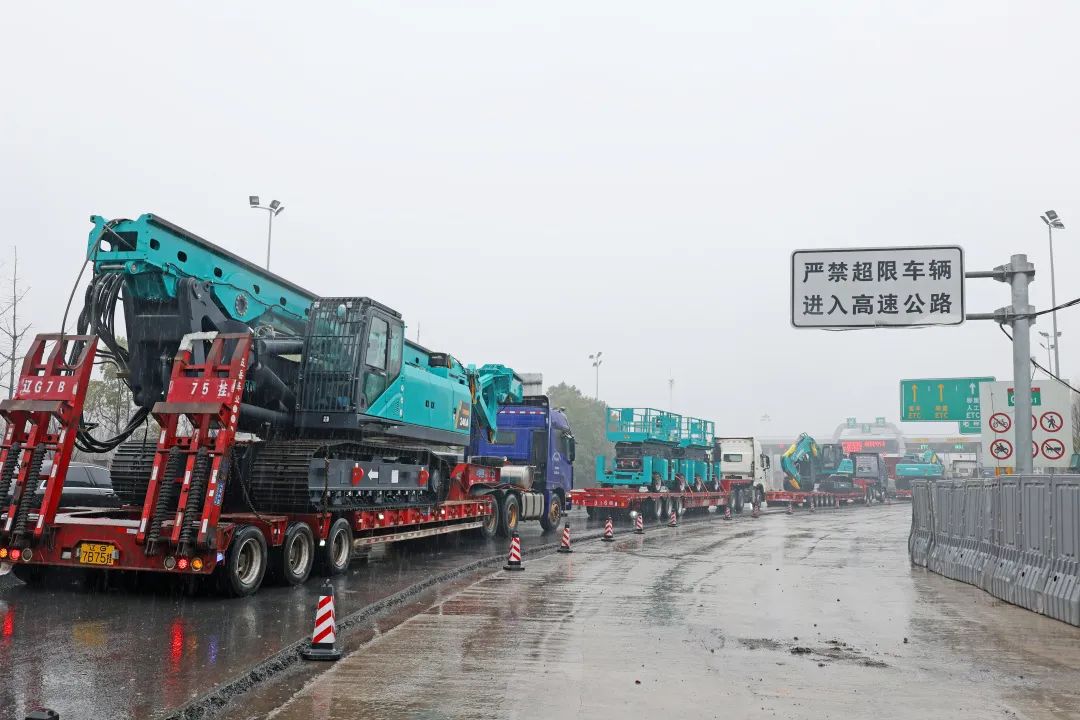 新局新篇，宏兔启航！超200台套设备集中发货