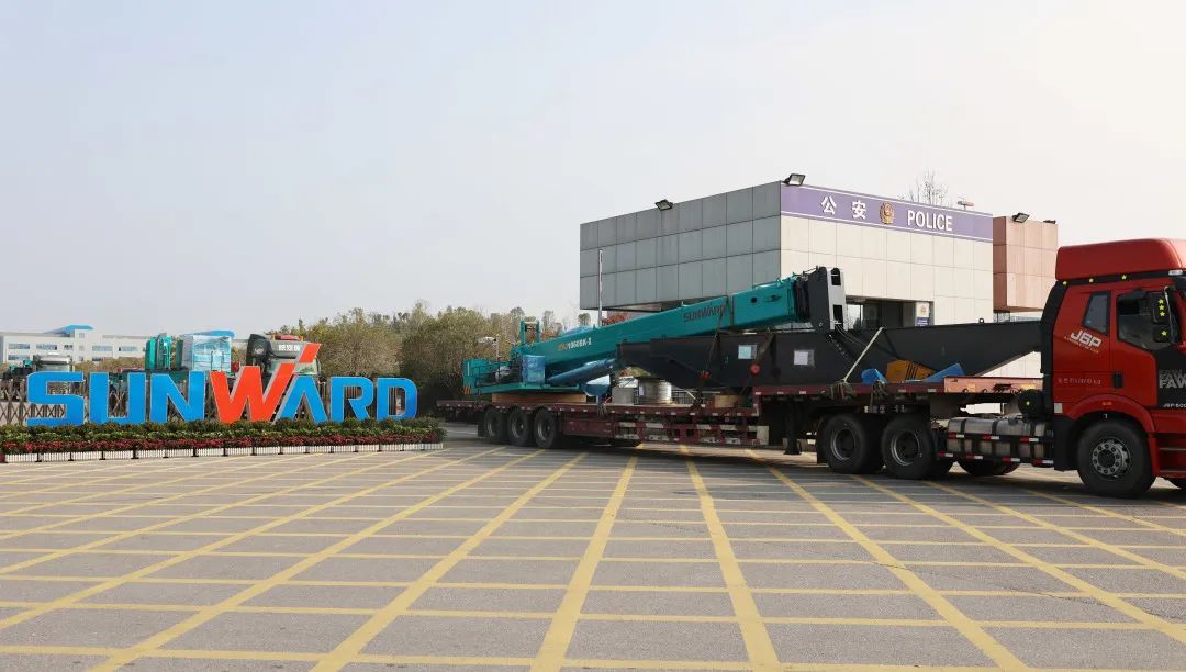 喜迎龙抬头！大吨位PDP工法引孔式静力压桩机出征哥伦比亚