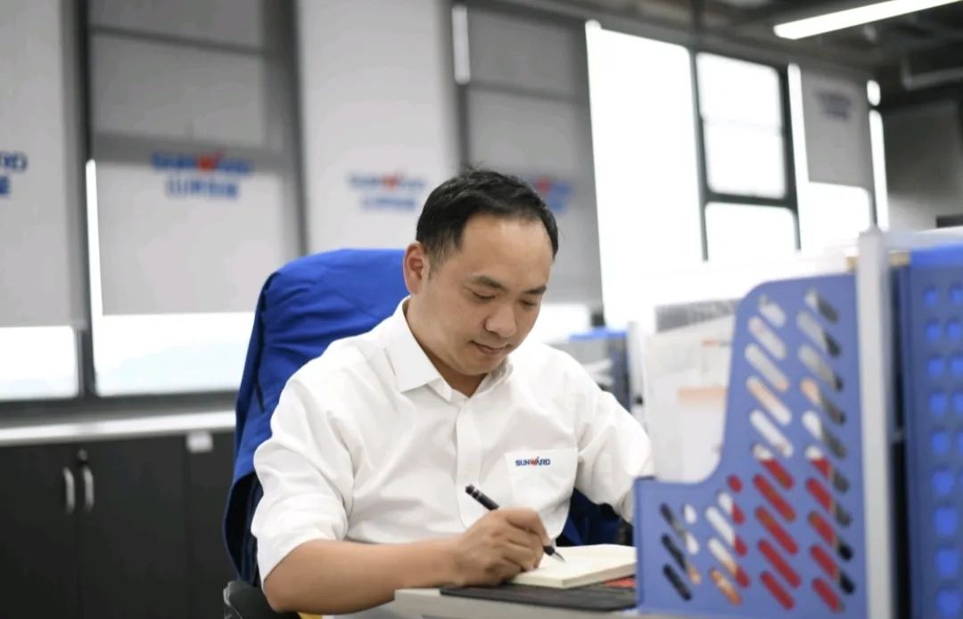 长沙市召开庆祝“五一”国际劳动节大会，1个人1集体获表彰！