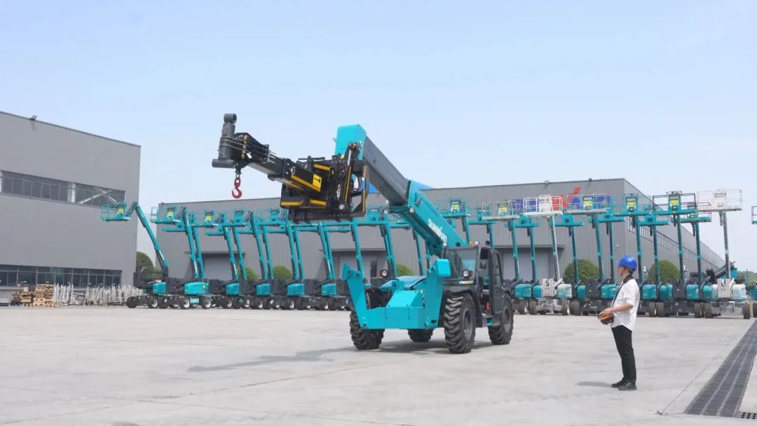 独家定制！油缸更换机器人顺利下线