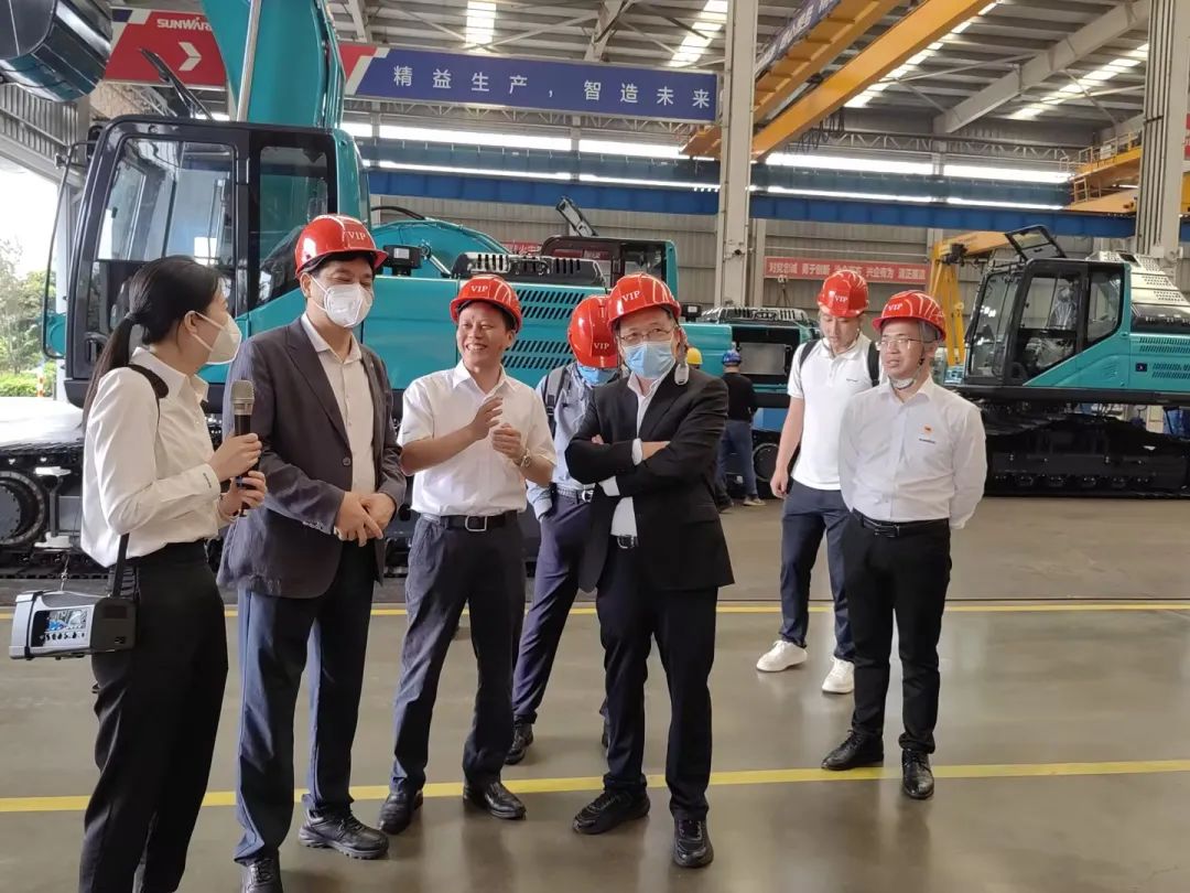 中国科学院院士陈十一率队到访