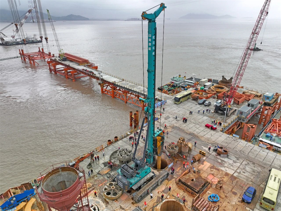 两项单冠，行业唯一！两款桩工产品同获制造业单项冠军