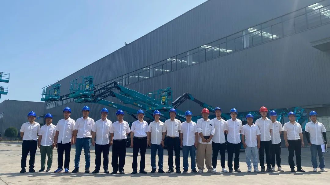 新能源家族再添“新丁”！三款电动臂式高空作业平台齐下线