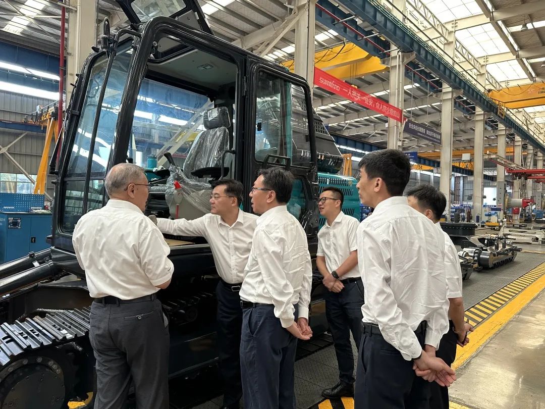 中国联通集团副总经理梁宝俊到访