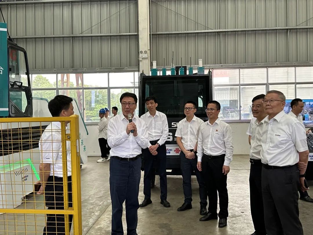 中国联通集团副总经理梁宝俊到访