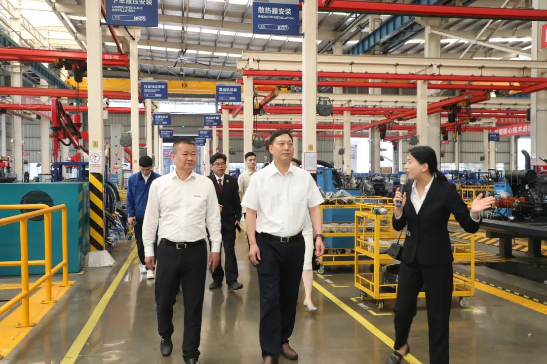 长沙市人民检察院党组书记、检察长余湘文调研