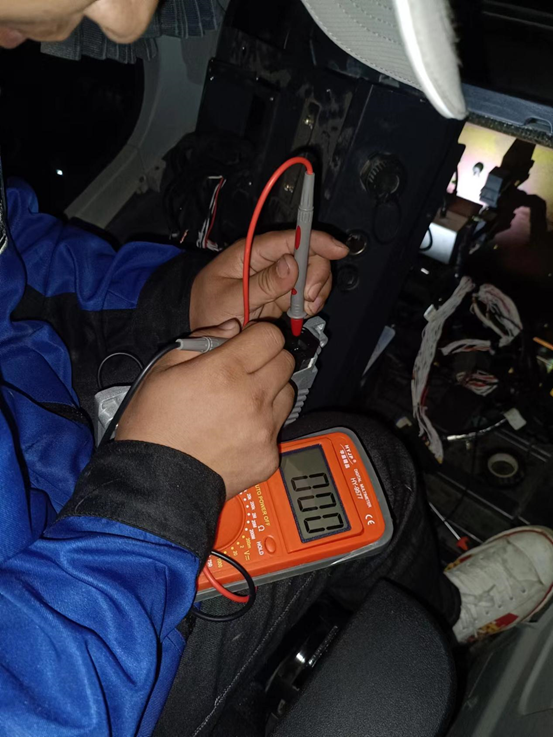 一线“热”闻 | 专业售后，用心服务！挖掘机服务万里行一直在路上