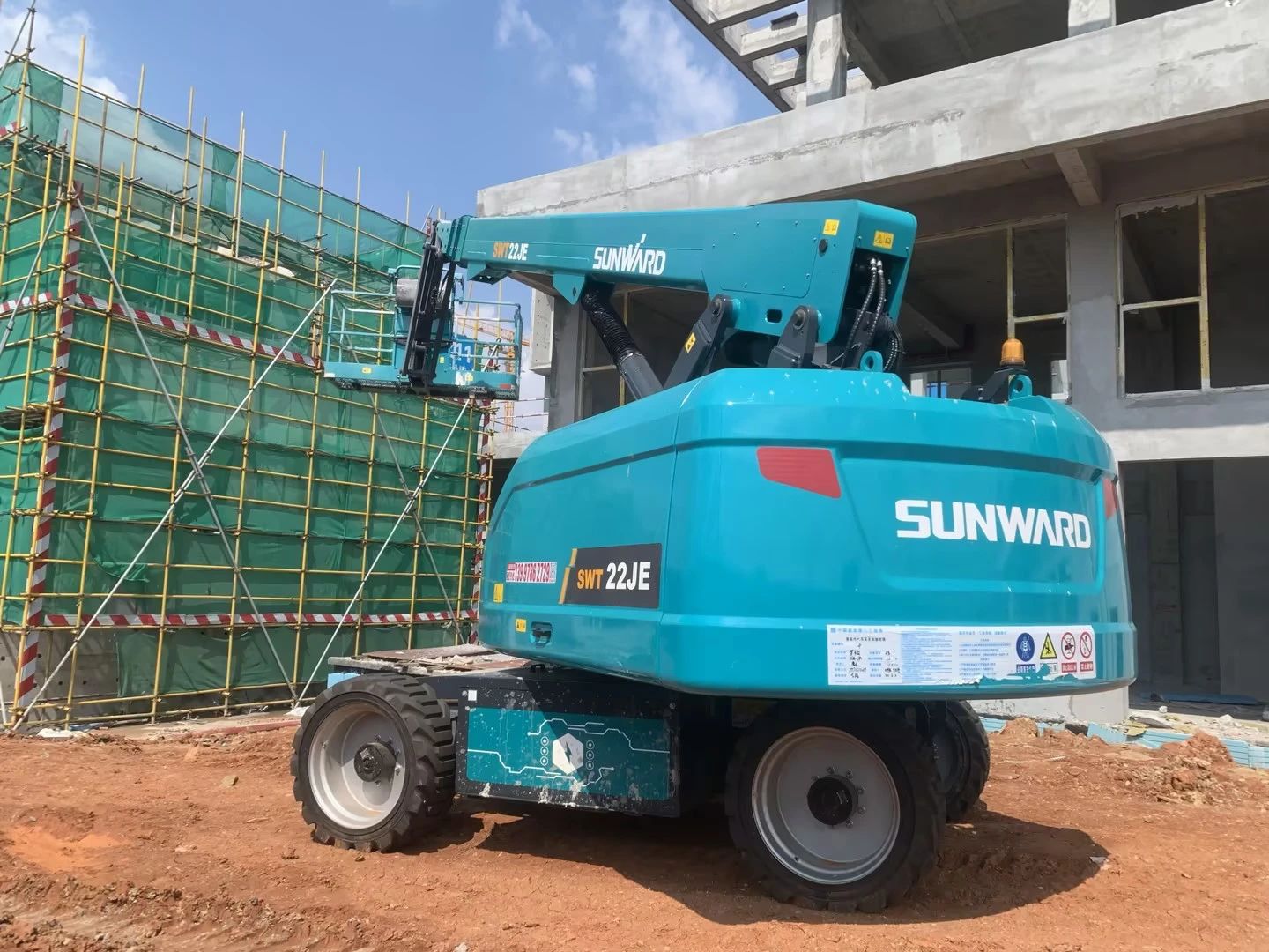 实力上新！电动直臂高空作业平台进军华中市场