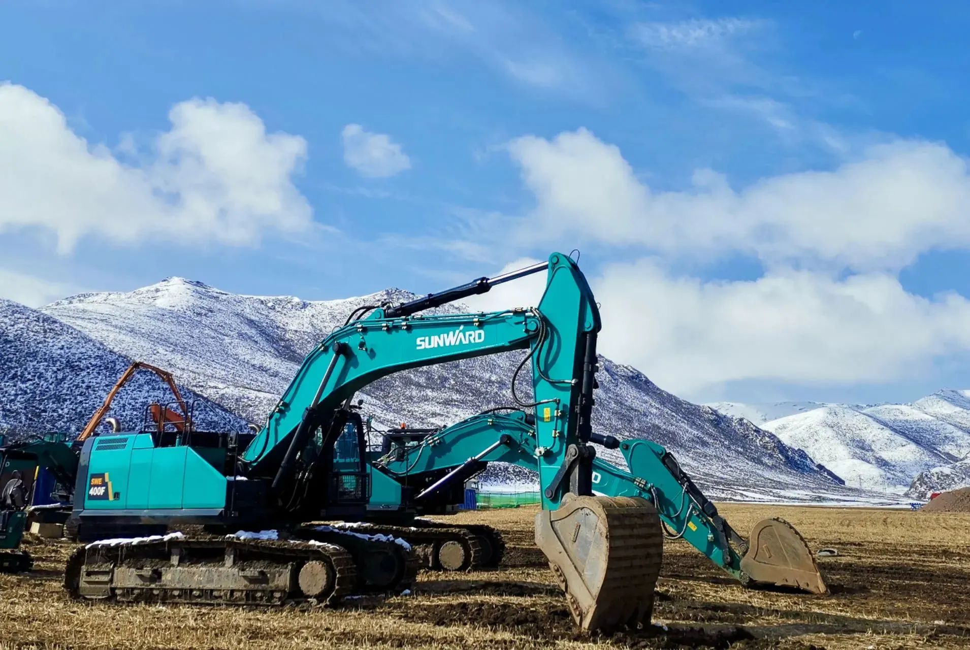 口碑超赞！SWE400F挖掘机荣获工程机械明星产品大奖