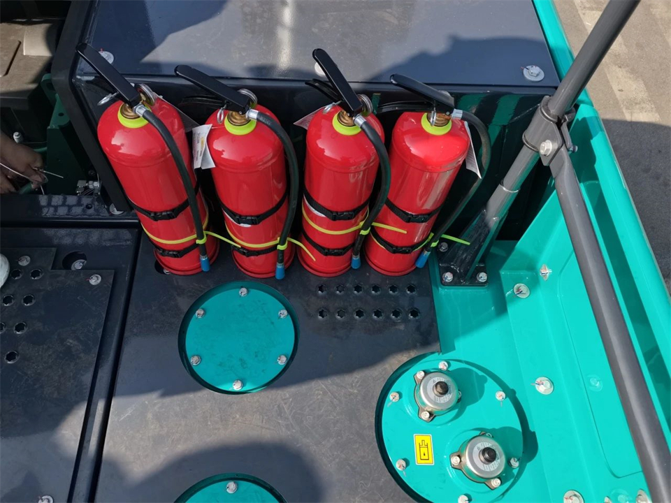 定制开发、功能更强！SWE750ELR加长臂液压挖掘机下线交付