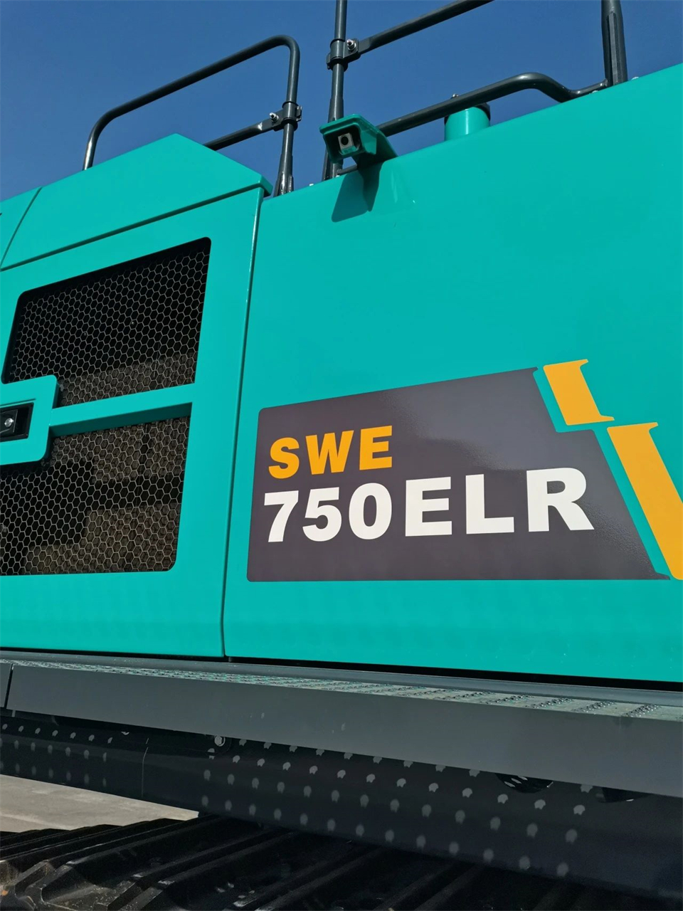 定制开发、功能更强！SWE750ELR加长臂液压挖掘机下线交付