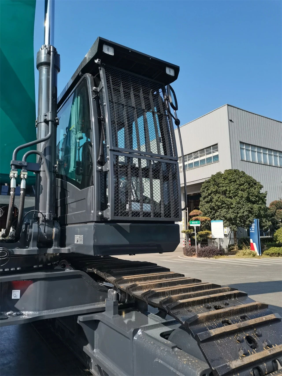 定制开发、功能更强！SWE750ELR加长臂液压挖掘机下线交付