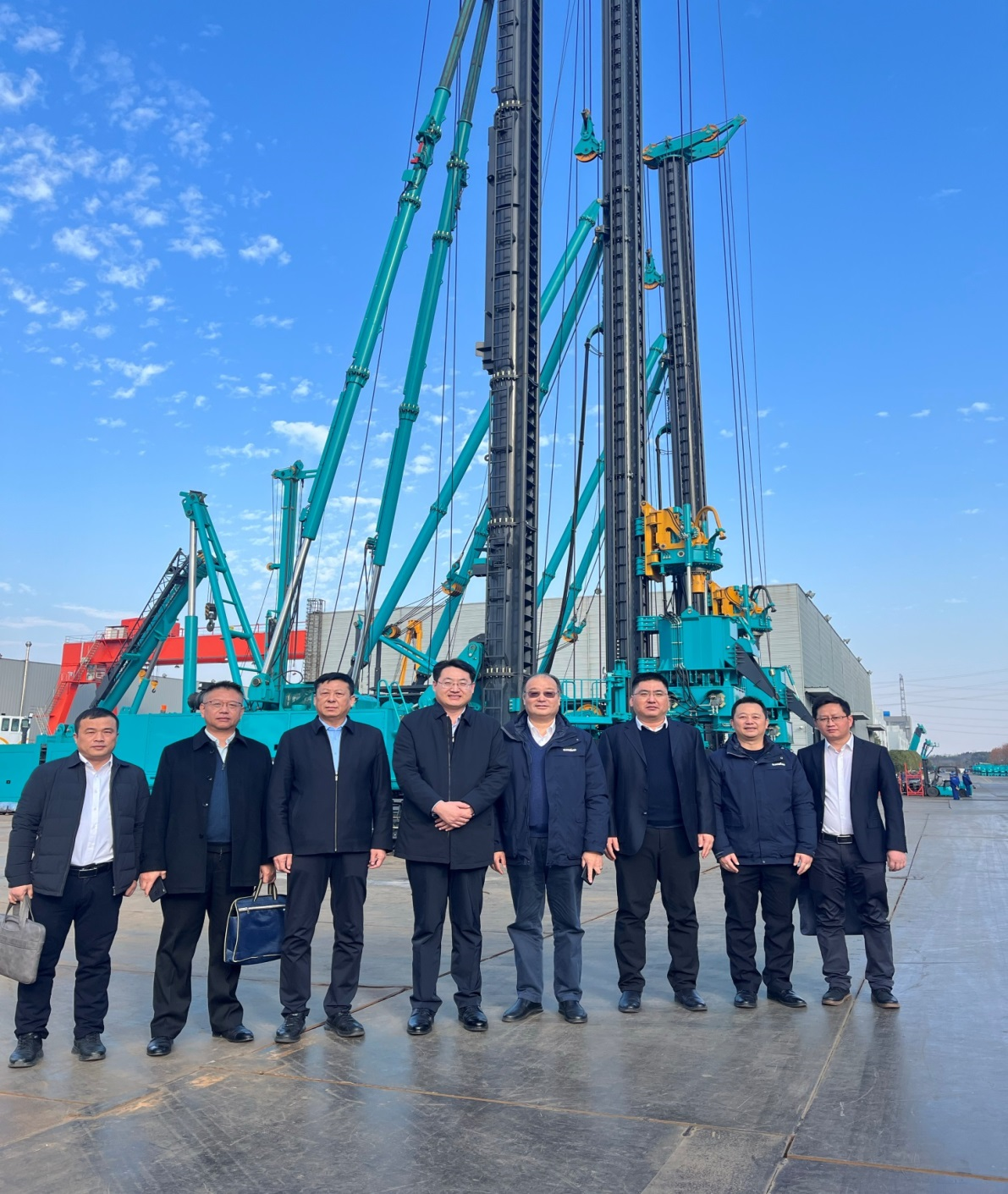 强强联合，共谋发展！与中铁六局路桥公司签订战略合作协议