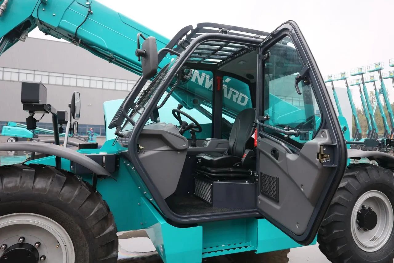 “猛将”出击，需求火爆！新一代伸缩臂叉装车成功下线