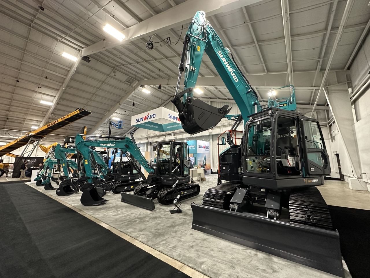 亮相加拿大最大重型设备展