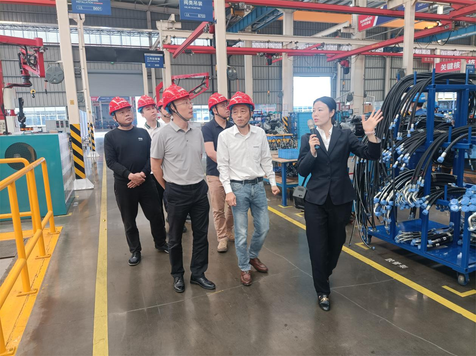 国家油气田井控应急救援川庆队庞平一行调研