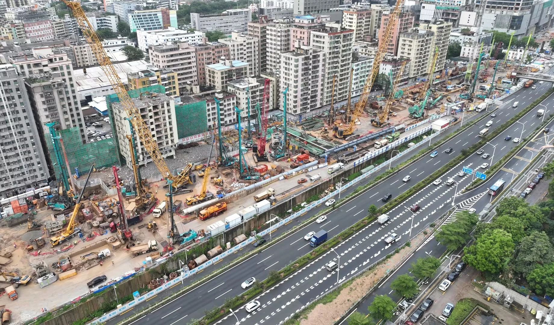 性能突出，超强助力！旋挖钻机助力深圳地铁五和站施工