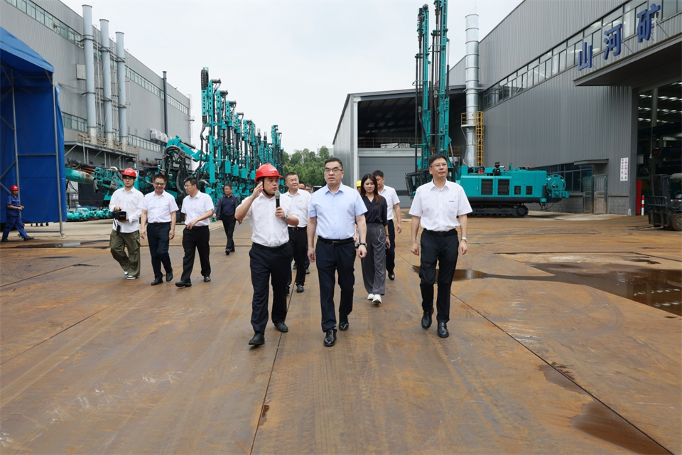 广州工控集团总经理王福铸调研生产经营工作